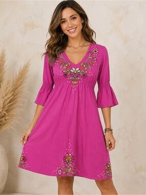 Johnny Was Fuchsia Embroidered V-Neck Boho Dress 🦋 ☀️